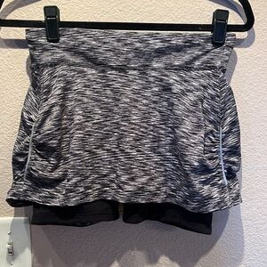 Athleta 2 in 1 Contender Black Space-dye Skort Size XS